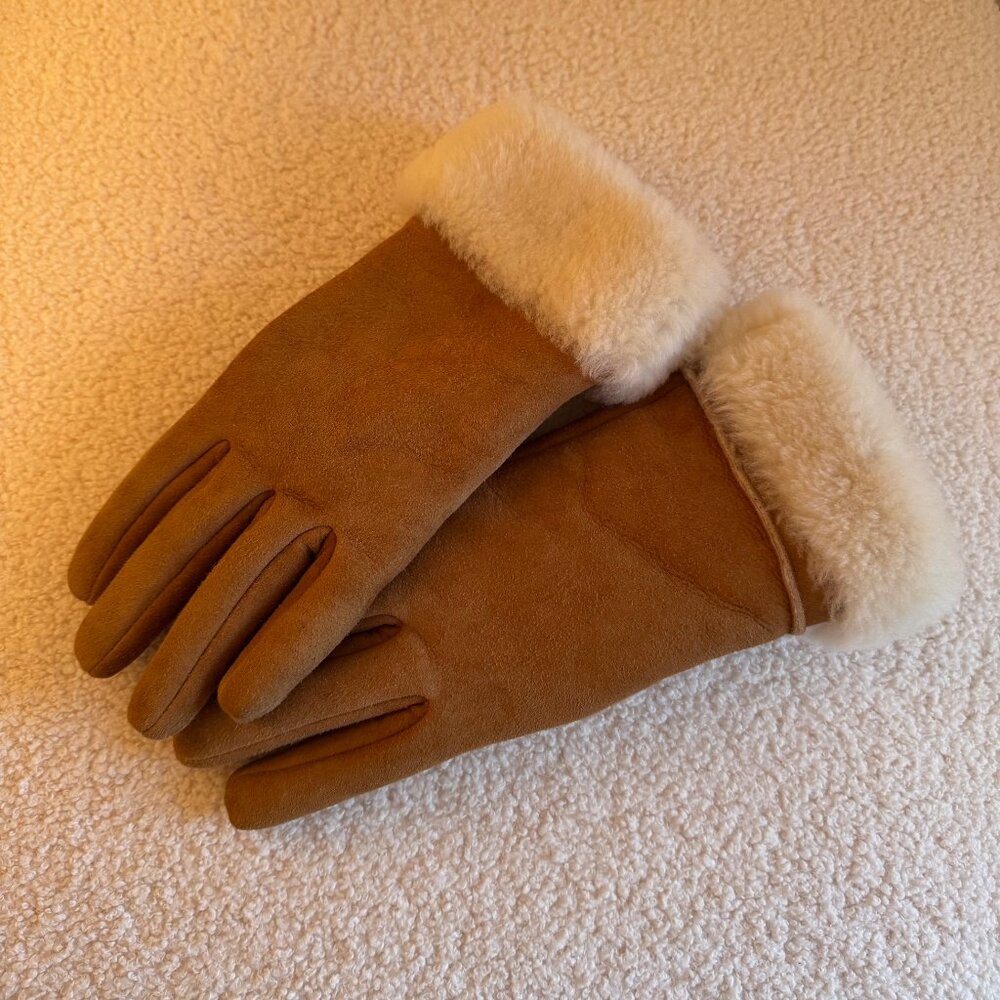 NEW! Women's Shearling Gloves - Size Small